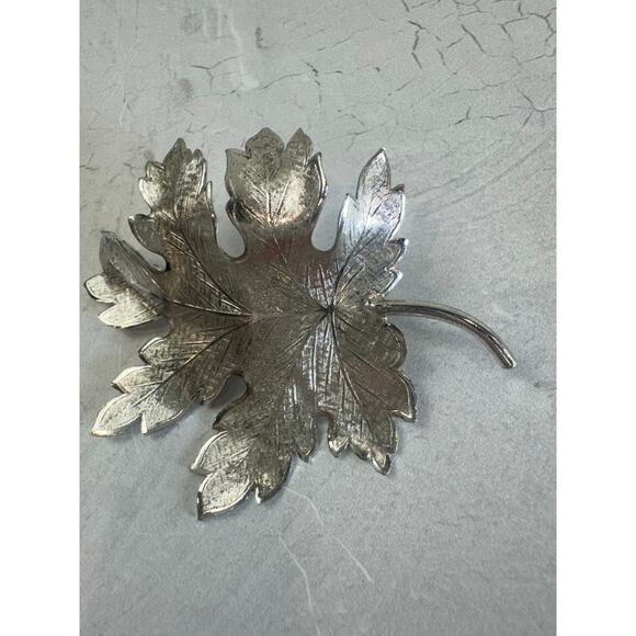 Vintage Turin Inc Sterling Silver Leaf Brooch Textured Maple Leaf Pin Signed - Picture 2 of 8